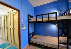 ห้องนอน 6 LAF Cafe & Hostel Pratunam