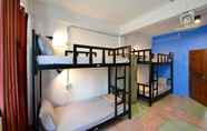 Bedroom 7 LAF Cafe & Hostel Pratunam