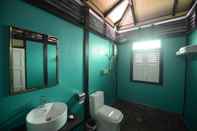 In-room Bathroom The Daun Resort Langkawi