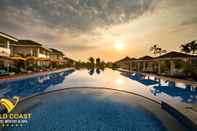 Swimming Pool Gold Coast Hotel Resort & Spa