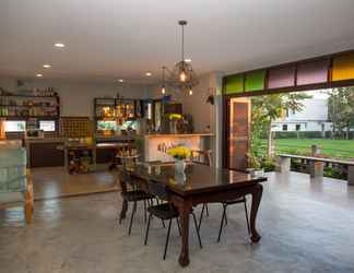 Lobi 2 Modern Thai Home