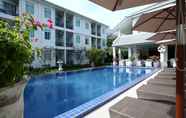 Swimming Pool 6 Villa Amphawa Hotel