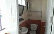 Toilet Kamar 7 PJ Apartment