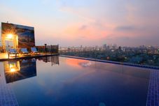 スイミングプール ANFADA Hotel Danang