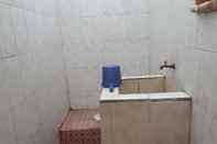 Toilet Kamar Anugerah Homestay