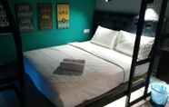 Kamar Tidur 4 Tube Hotel