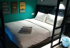 Bedroom 4 Tube Hotel