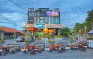 Lobi 2 Tube Hotel