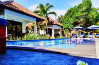 Swimming Pool Warna Beach Hotel