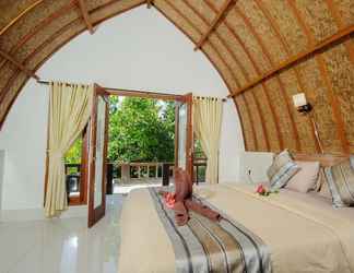 Bedroom 2 Warna Beach Hotel