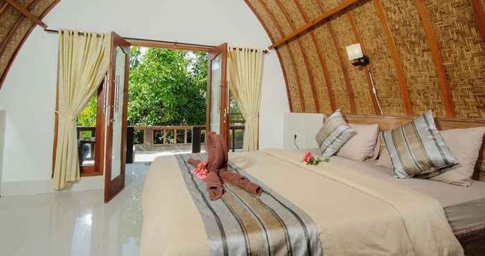 Bedroom Warna Beach Hotel