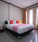 BEDROOM Capital O 2102 Grand Mutiara Hotel