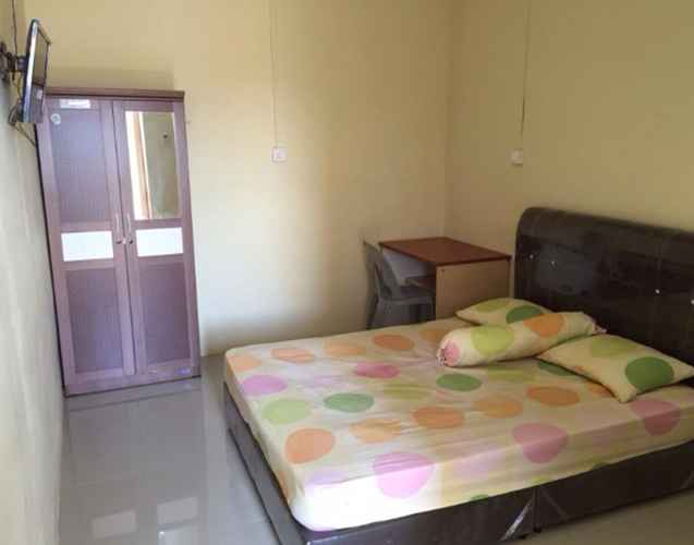 BEDROOM Low-cost Room at Ati's Homestay Palembang near Flyover Simpang Jakabaring