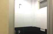 In-room Bathroom 4 Rizky Residence Syariah