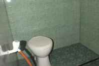 Toilet Kamar Zahra Homestay