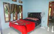 Kamar Tidur 4 Zahra Homestay