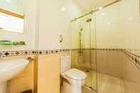 In-room Bathroom Bon Mua Hotel