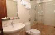 In-room Bathroom 6 Nam Hy 1 Hotel