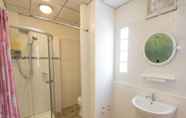 ห้องน้ำภายในห้อง 7 Banpong Mansion