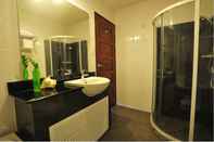 In-room Bathroom Chalong Beach Front Residence