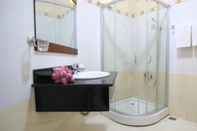 Phòng tắm bên trong Phat Thinh Hotel