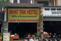 Bên ngoài Nhat Tan Hotel