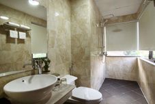 客房内浴室 Blue Pearl West Hotel