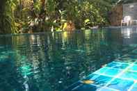 Kolam Renang Fern House Retreat