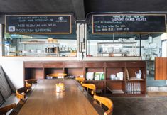 バー、カフェ、およびラウンジ 7 LN9 Bandung Residence