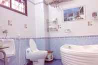 In-room Bathroom Palm Villa 3
