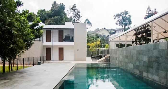 Swimming Pool Blackbird Hotel Bandung