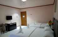 Bedroom 5 Meaco Royal Hotel - Taytay