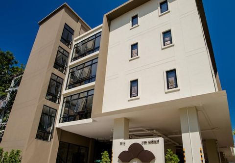 Exterior Naka Residence