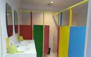 Toilet Kamar 5 Dormitels.ph The Fort BGC