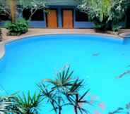 Swimming Pool 4 PJ Inn Studio One Bedroom 2