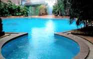 Kolam Renang 6 PJ Inn Studio Pool View