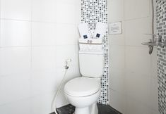 In-room Bathroom 7 Djuragan Kamar Pamela 3