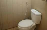 In-room Bathroom 4 Puri Krajaba