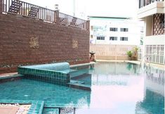 สระว่ายน้ำ 5 Sunview Place