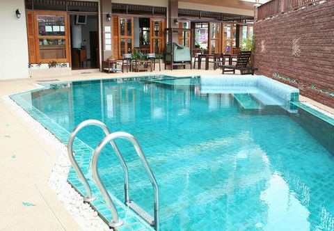 สระว่ายน้ำ Sunview Place