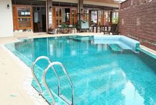 สระว่ายน้ำ Sunview Place