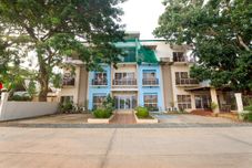 外観 OYO 402 Royale Parc Hotel