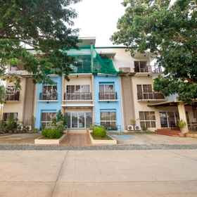 Exterior / Building 1 OYO 402 Royale Parc Hotel , Max & Bunny - SM PPS Hotels