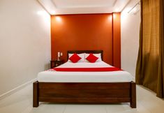 Bedroom 6 OYO 402 Royale Parc Hotel 