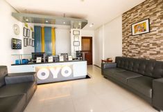 Common Space 3 OYO 402 Royale Parc Hotel 