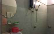 Toilet Kamar 7 Viet Huong 1 Hotel Tuy Hoa