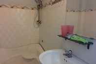 In-room Bathroom Viet Huong 2 Hotel Tuy Hoa