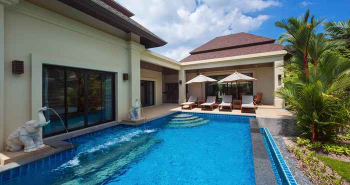 สระว่ายน้ำ Baan Bua Estate by Tropiclook