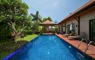 Kolam Renang 2 Kokyang Estate Villa by TropicLook