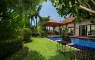 Swimming Pool 4 Kokyang Estate Villa by TropicLook